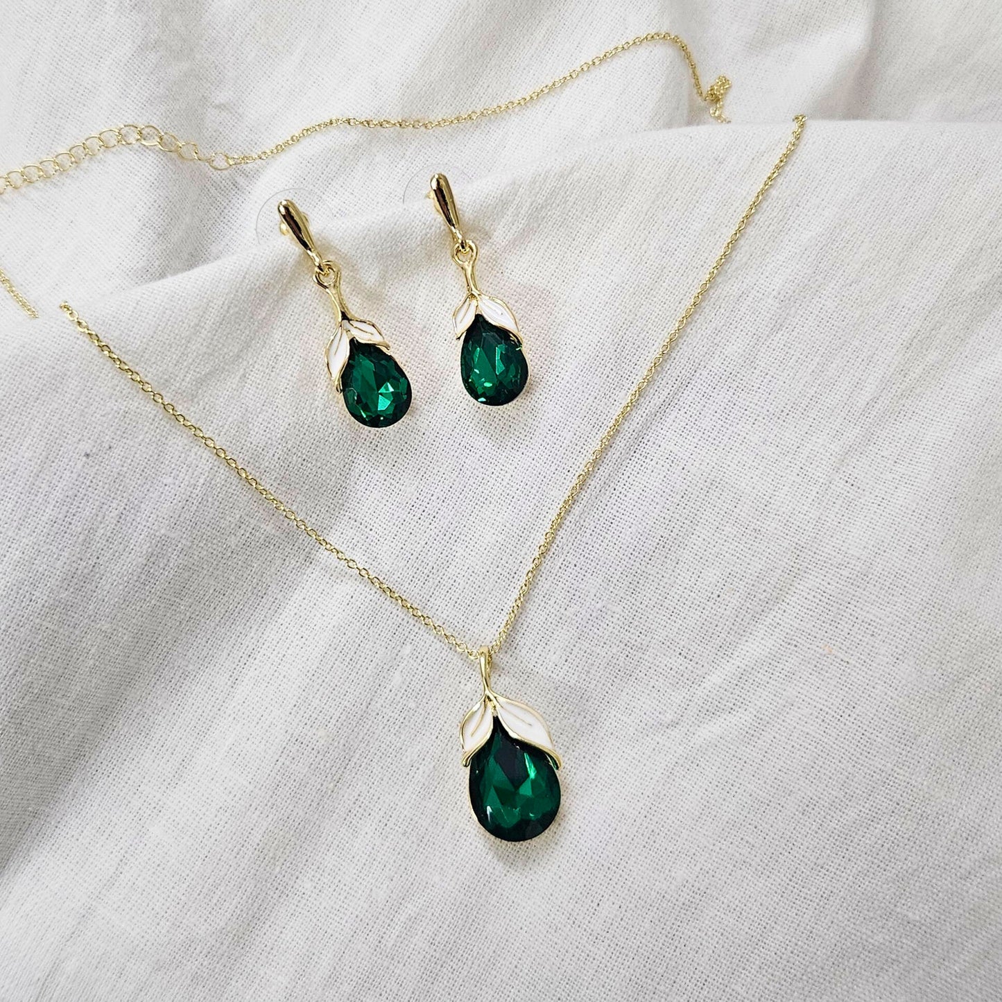 Sole- Premium Anti-Tarnish Chain Pendant Set for Girls & Women