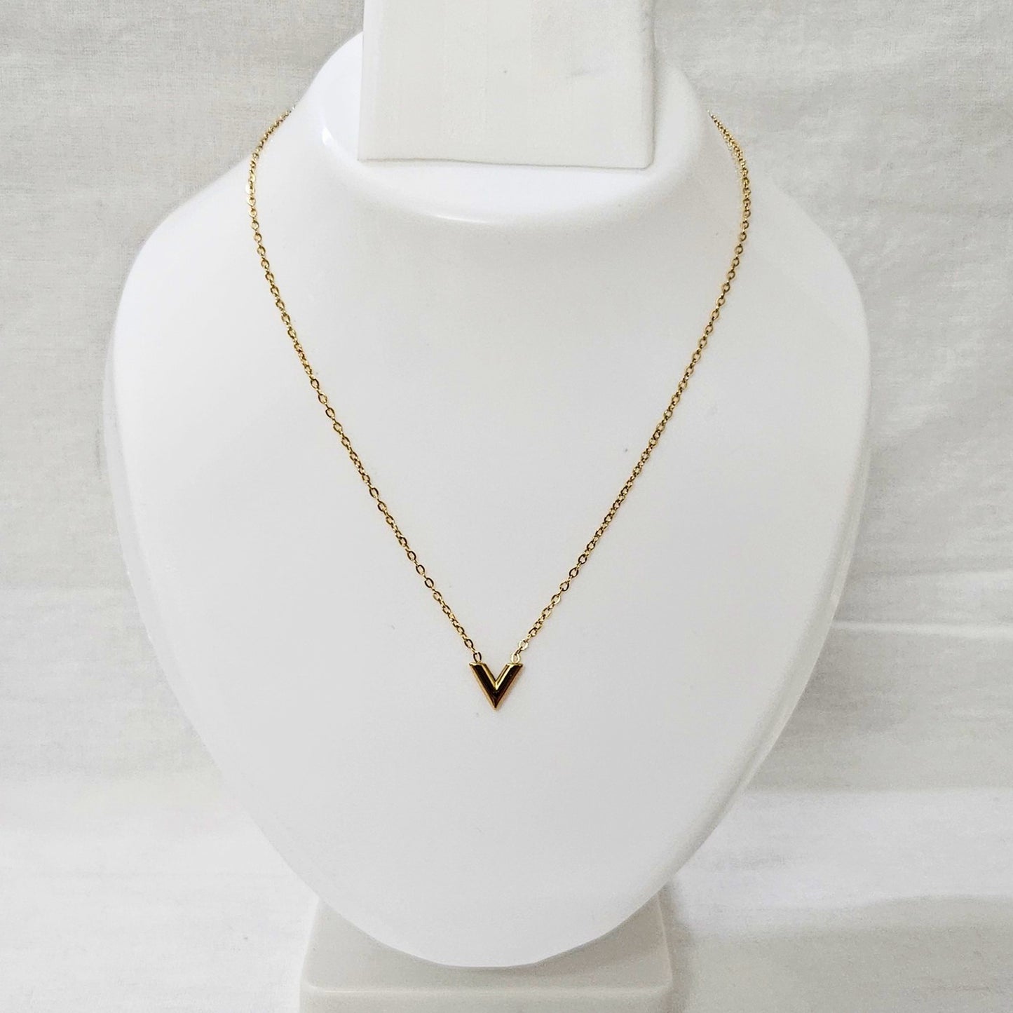 V-Luxe- Anti-Tarnish Chain Pendant for Girls & Women