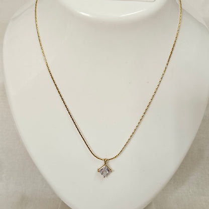 Elarin – Anti-Tarnish Single Stone Pendant