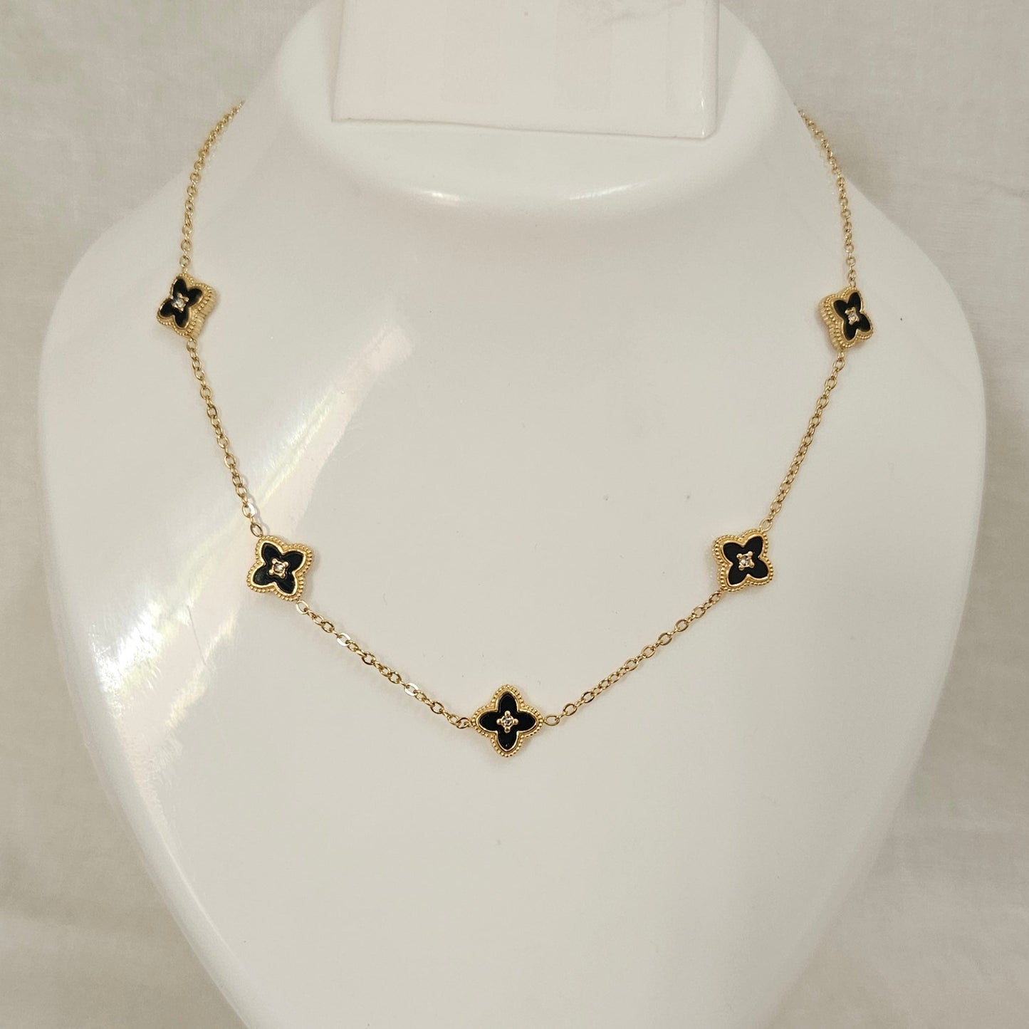 Noira- Dual Side Anti-Tarnish Chain Pendant