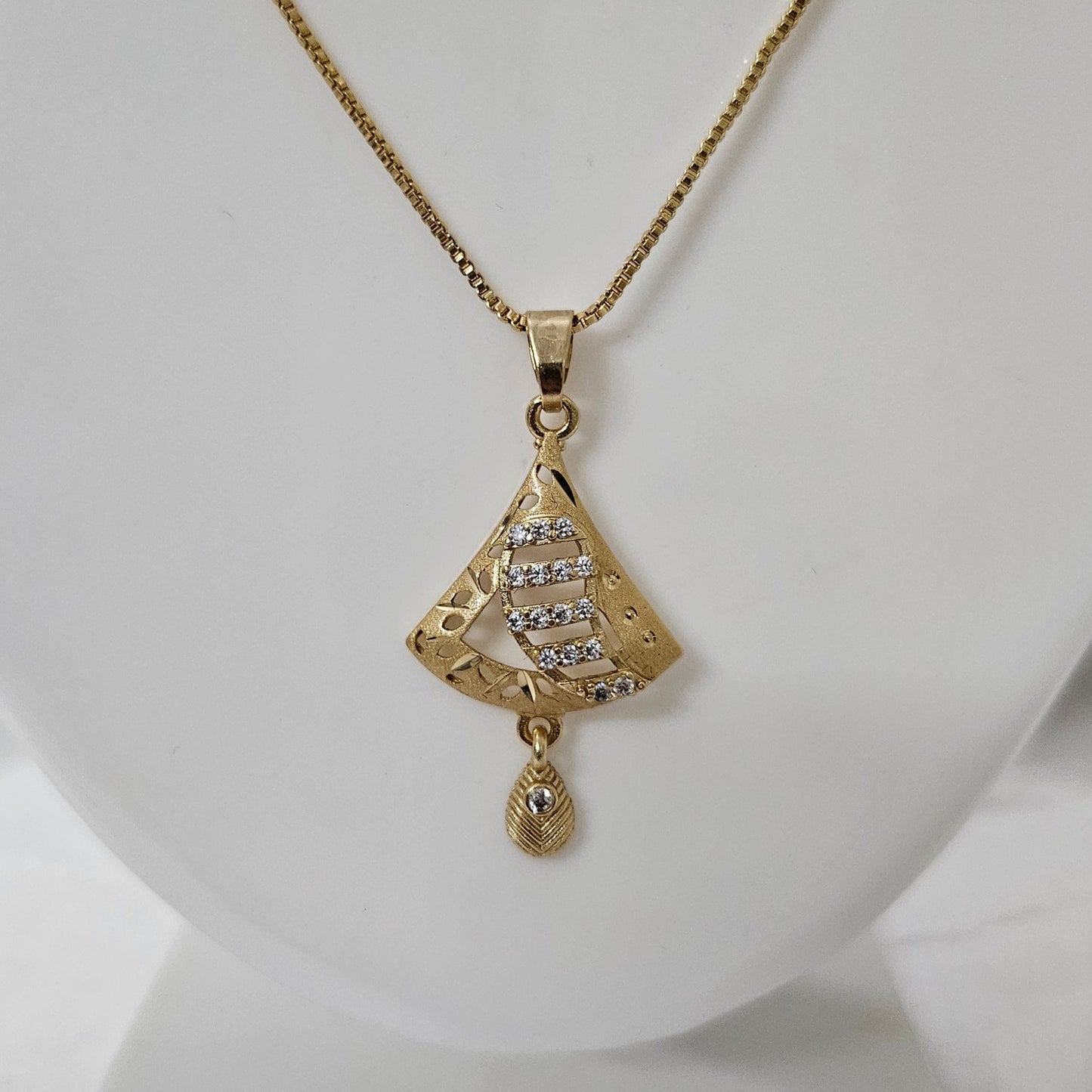 Aurora Gleam- AD Studded Chain Pendant Set for Girls & Women