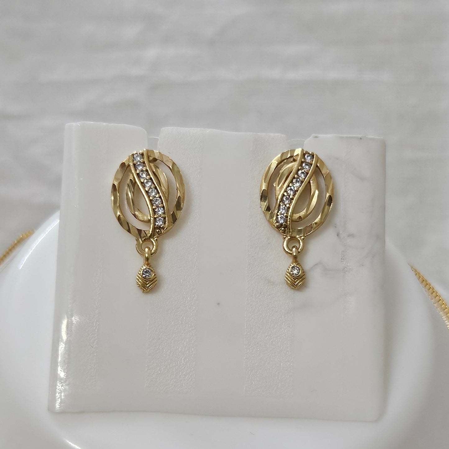 Aura Shine- AD Studded Chain Pendant Set for Girls & Women