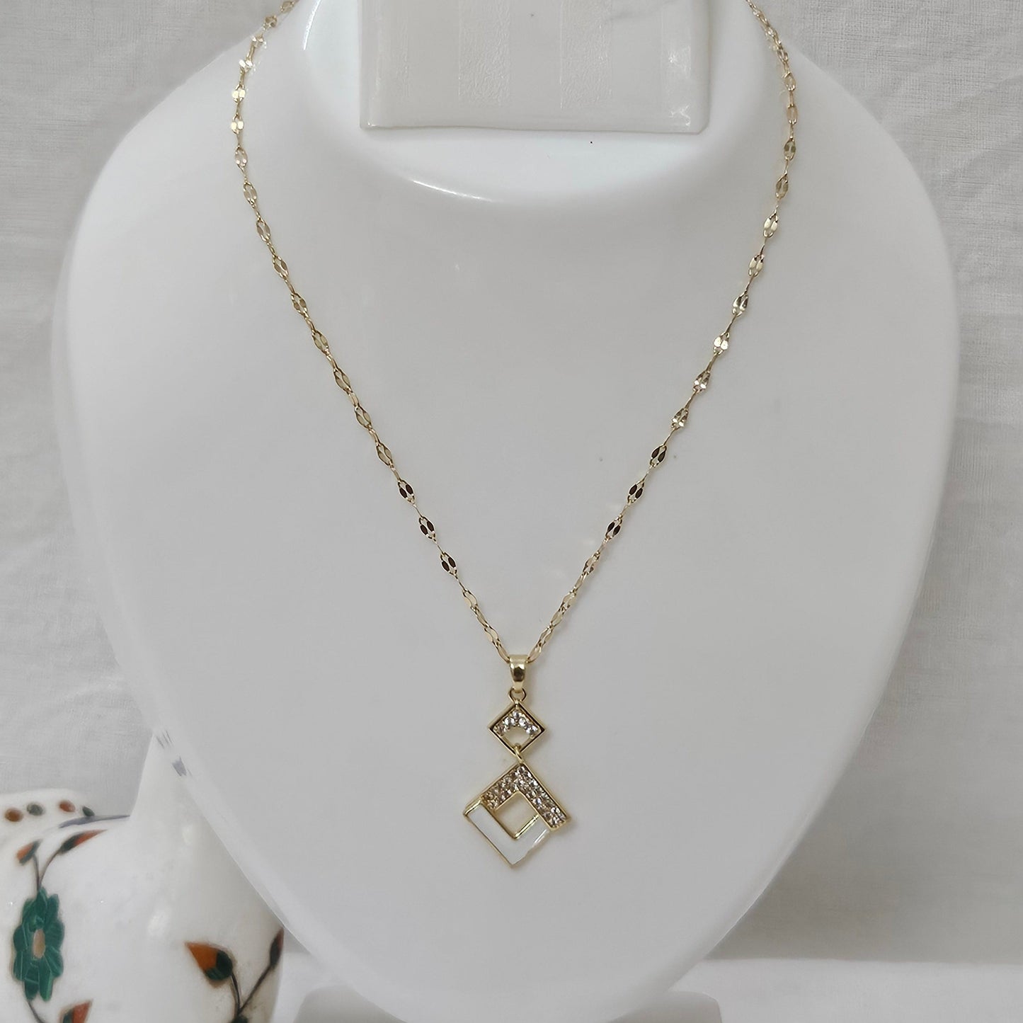 QuadraGlow – Anti-Tarnish Golden Square Pendant