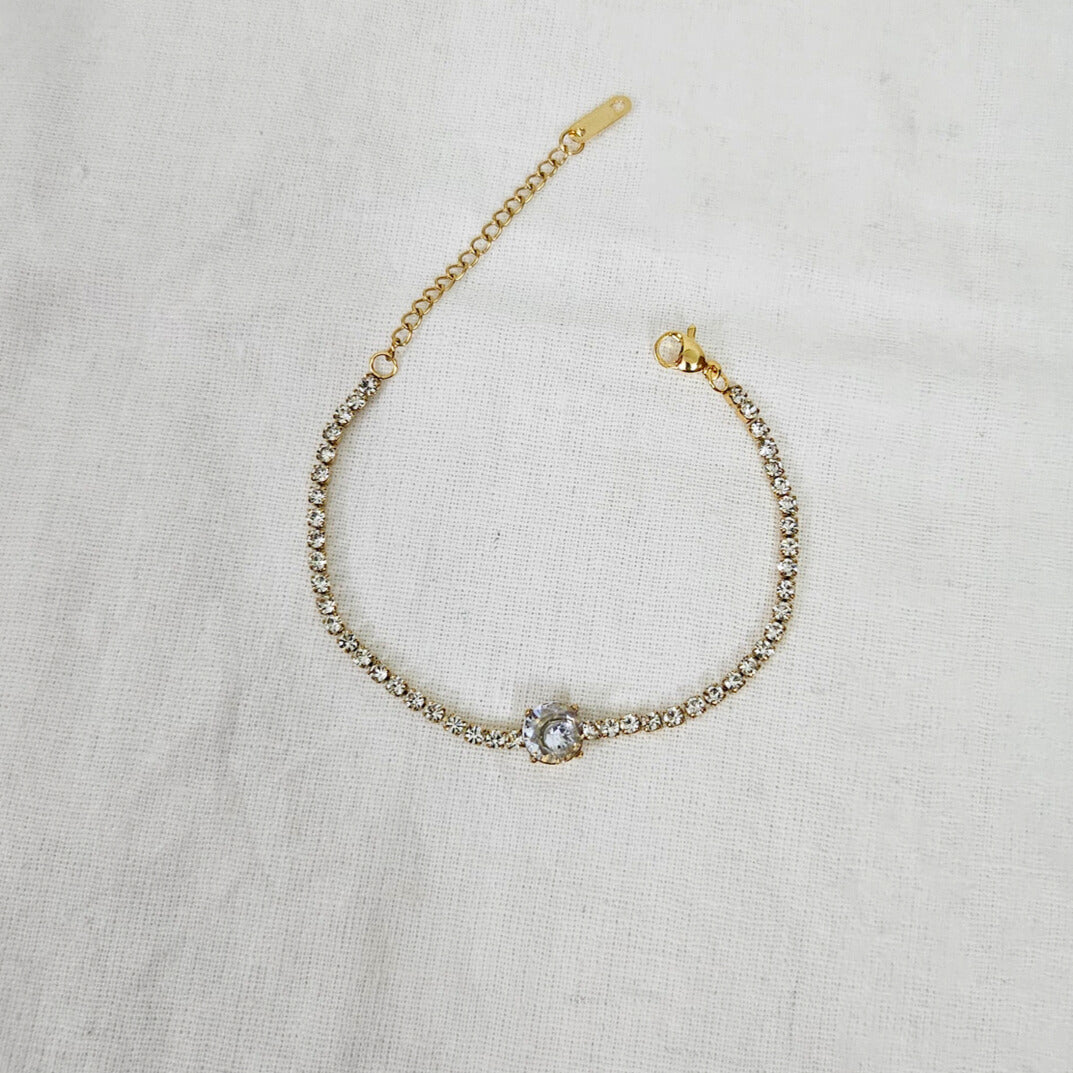 Avyra- Anti-Tarnish Chain Bracelet for Girls & Women