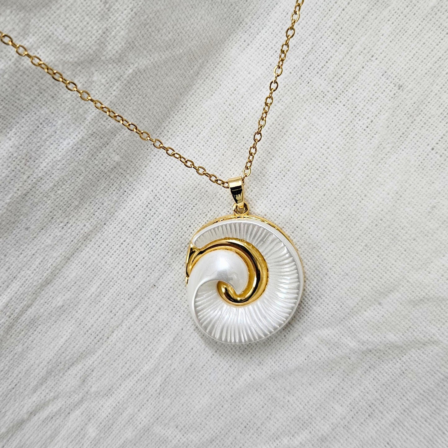 Shellora- Anti-Tarnish Chain Pendant for Girls & Women