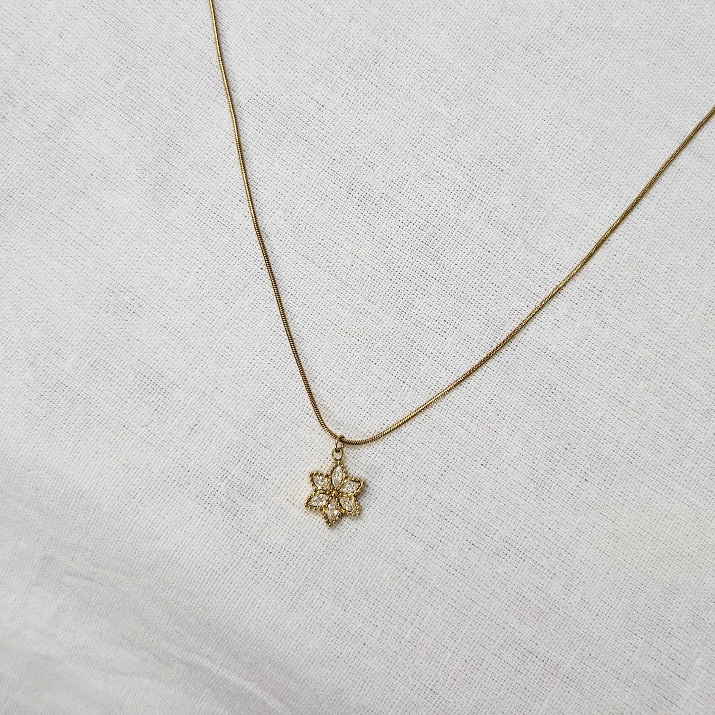 Bloom Glow- Anti-Tarnish Chain Pendant for Girls & Women