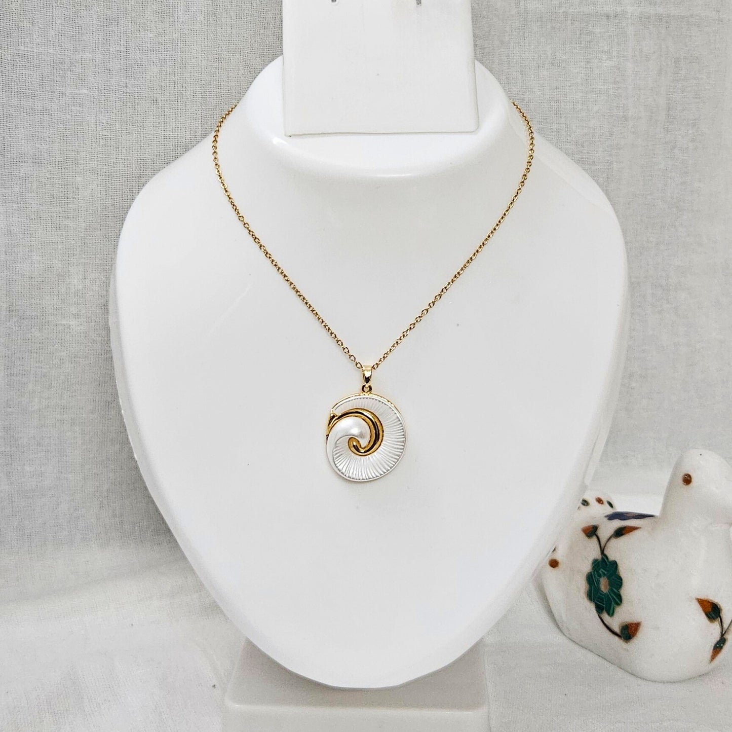 Shellora- Anti-Tarnish Chain Pendant for Girls & Women
