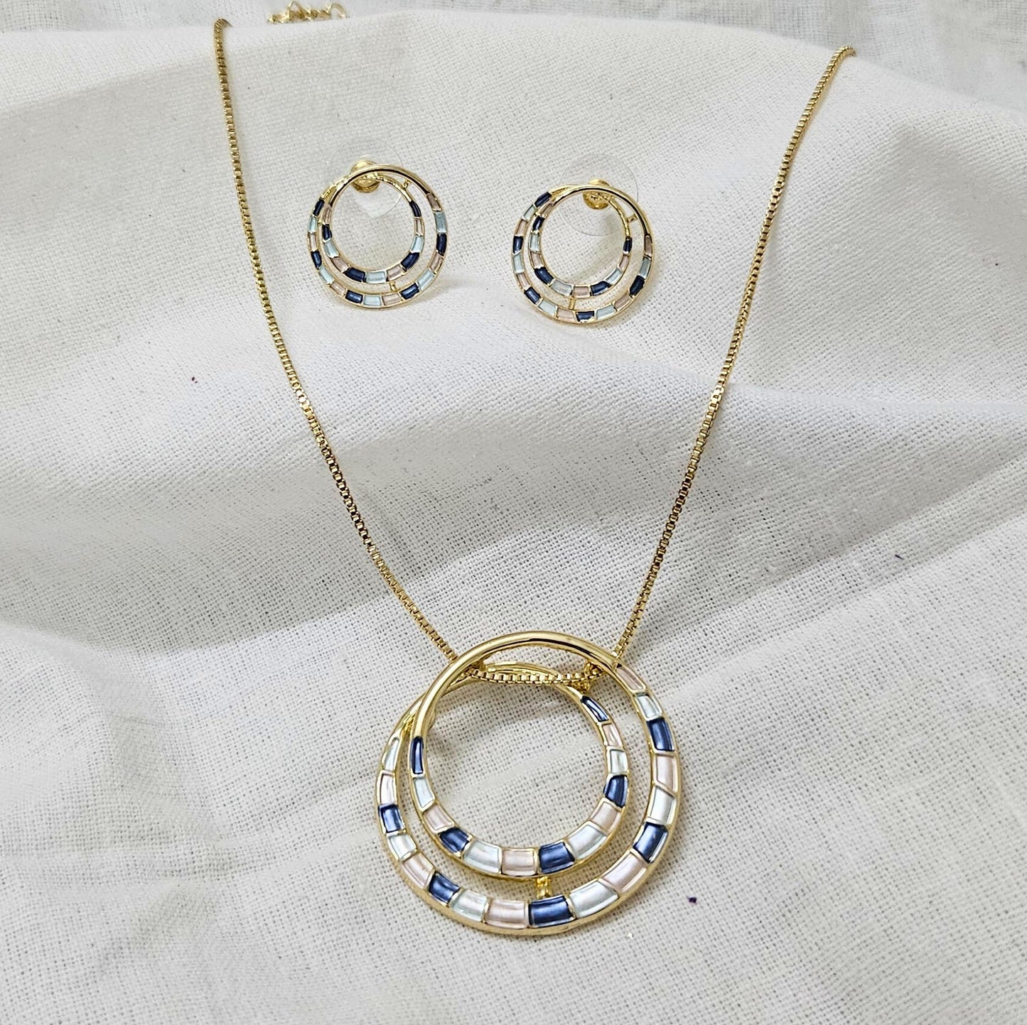 Vione- Premium Anti-Tarnish Chain Pendant Set for Girls & Women