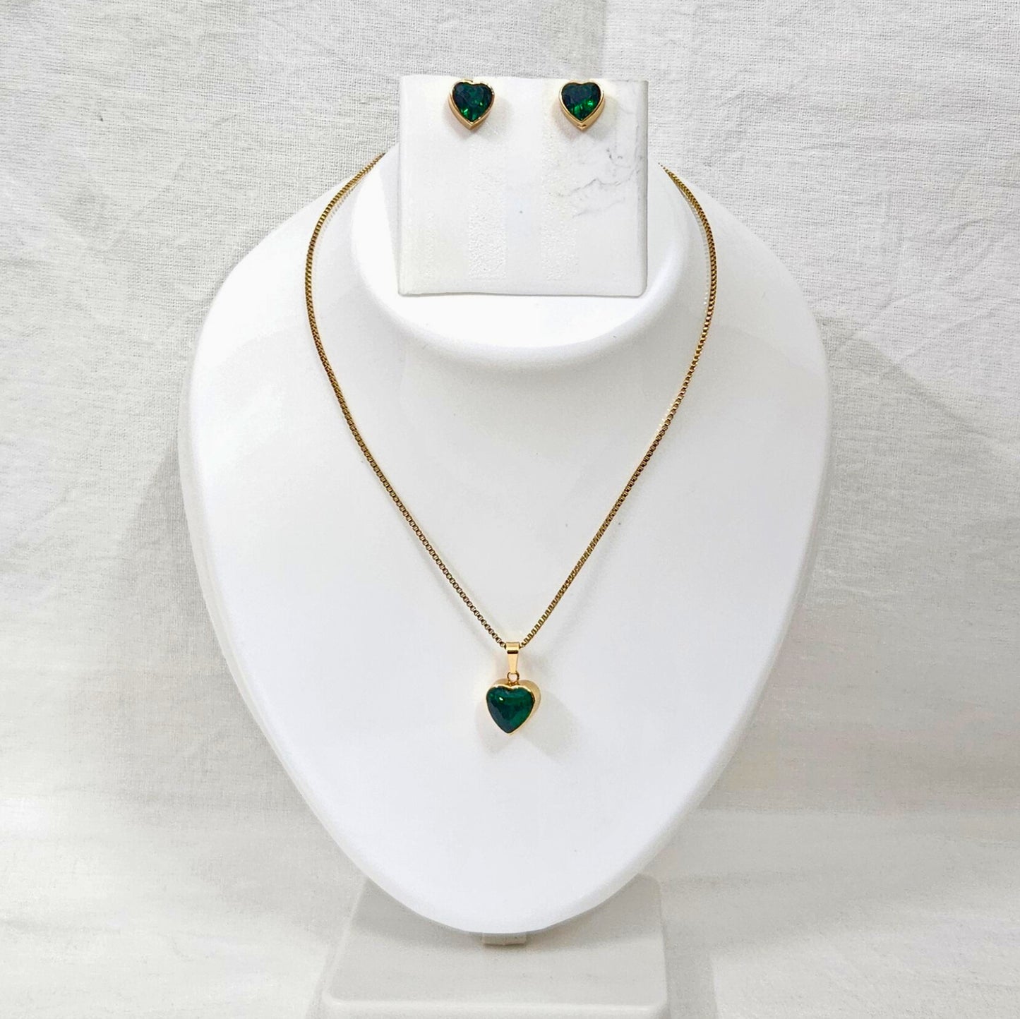 Mayura- Chain Pendant Set for Girls & Women