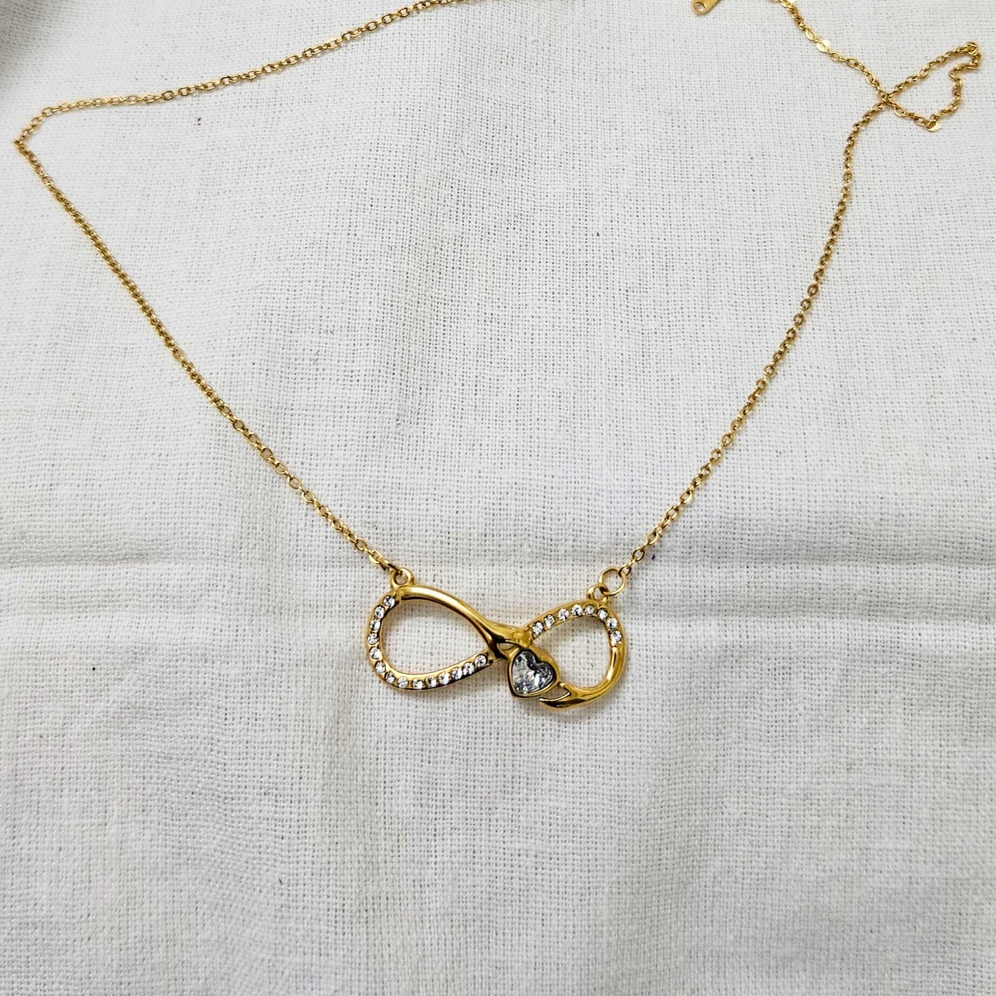 Noire- Anti-Tarnish Chain Pendant for Girls & Women