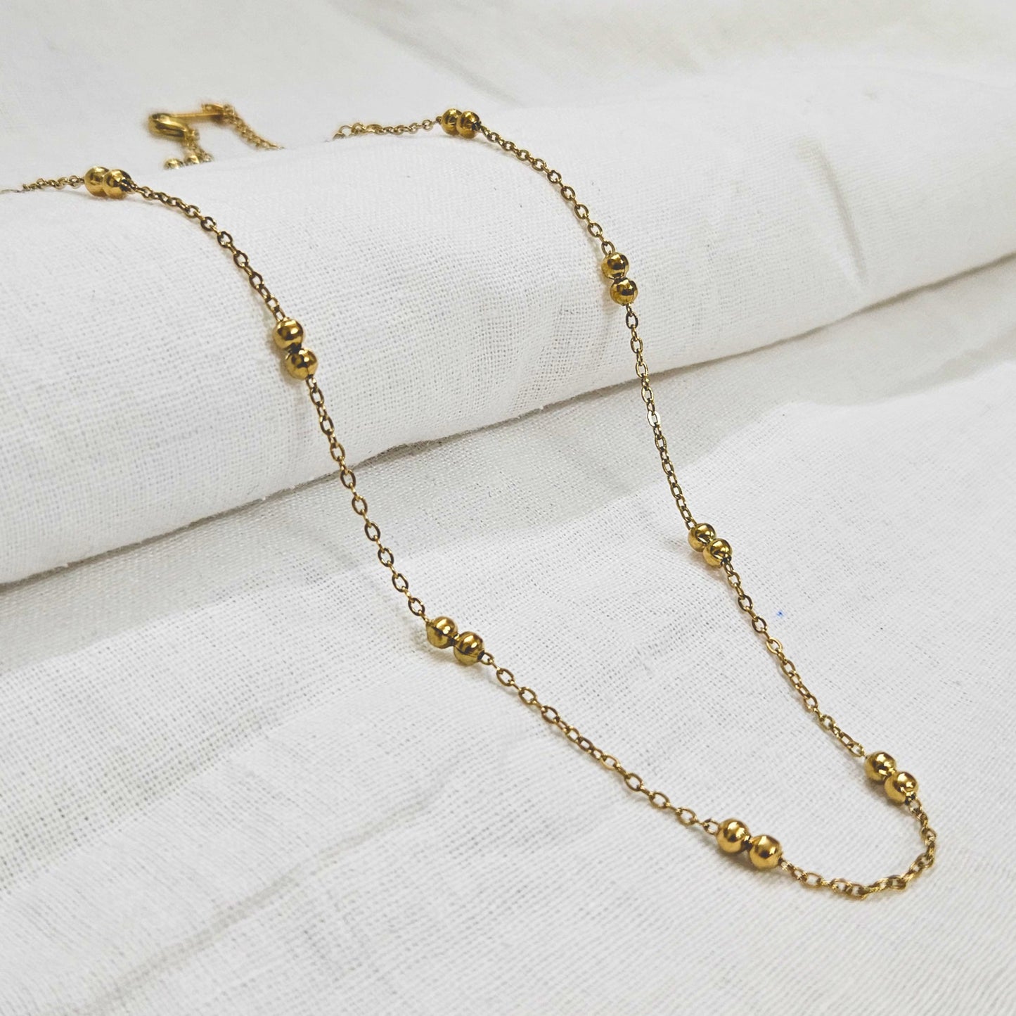 EverDot- Anti-Tarnish Golden Ball Chain (Unisex), Daily Wear, Colour Guaranteed