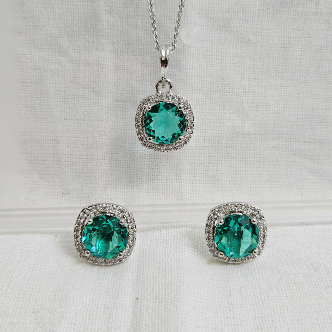 Serique - AD Stone Chain Pendant Set for Girls & Women
