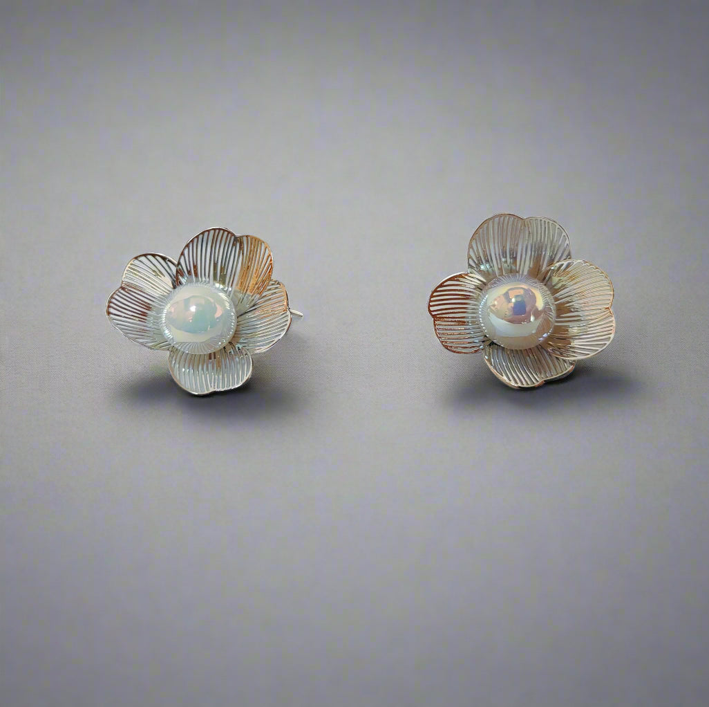 Raya : Korean Pearl Floral Charm Earring for Women