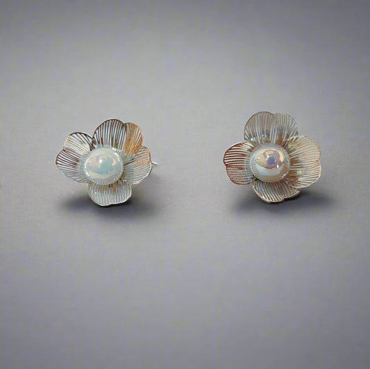 Raya : Korean Pearl Floral Charm Earring for Women